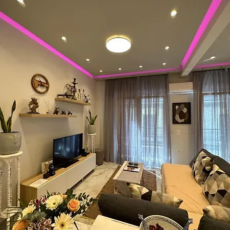Golden Rose Apartment *